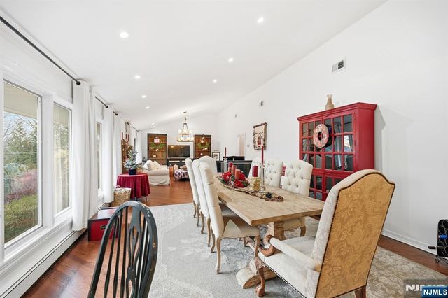 85 Oak Drive, Upper Saddle River, NJ 07458