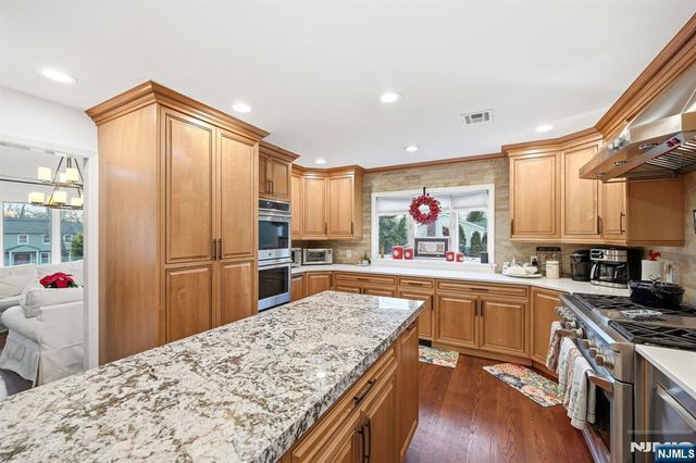 85 Oak Drive, Upper Saddle River, NJ 07458