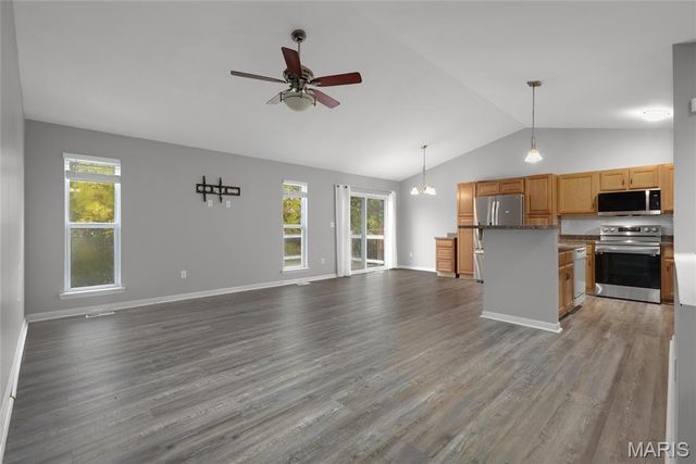 2153 Warwick Castle Drive, Imperial, MO 63052