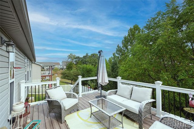 2153 Warwick Castle Drive, Imperial, MO 63052