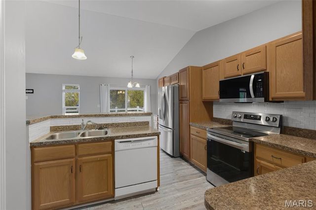 2153 Warwick Castle Drive, Imperial, MO 63052