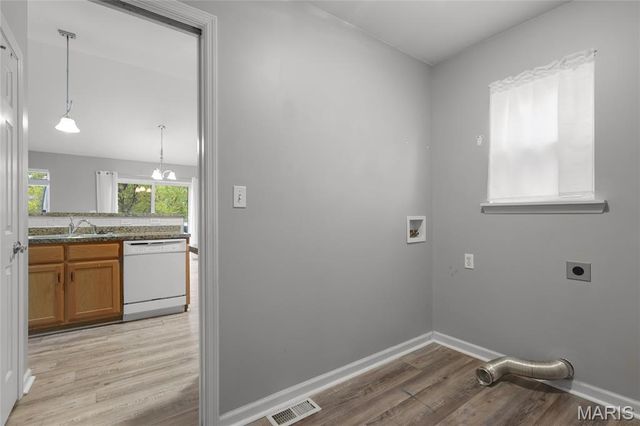 2153 Warwick Castle Drive, Imperial, MO 63052