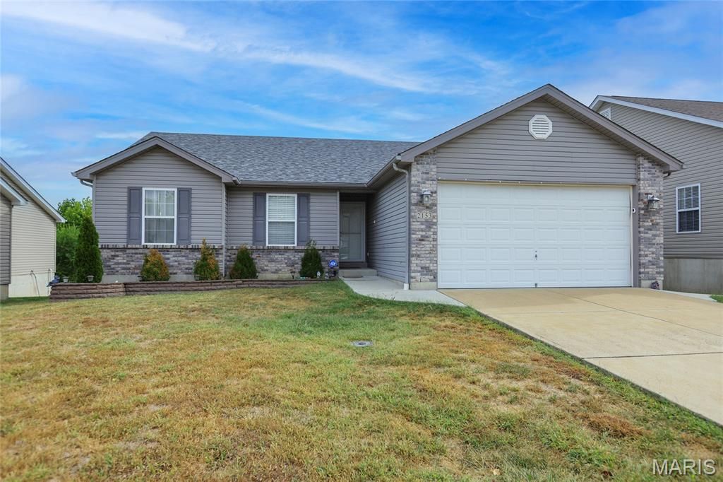 2153 Warwick Castle Drive, Imperial, MO 63052