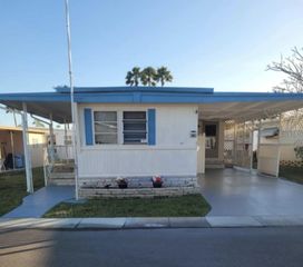 7901 40TH AVENUE N 60, St Petersburg, FL 33709