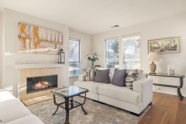 7717 E Port Dr, Sacramento, CA 95831
