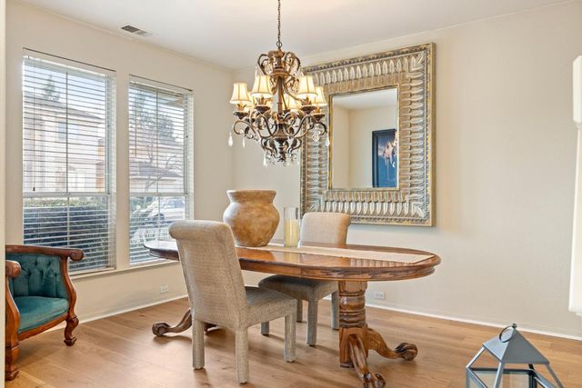 7717 E Port Dr, Sacramento, CA 95831