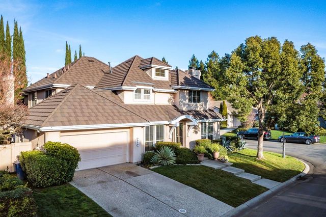 7717 E Port Dr, Sacramento, CA 95831