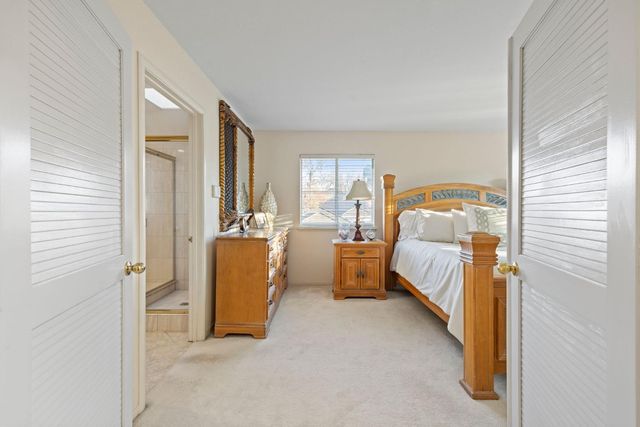 7717 E Port Dr, Sacramento, CA 95831