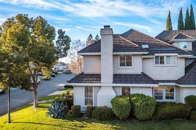7717 E Port Dr, Sacramento, CA 95831
