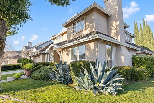 7717 E Port Dr, Sacramento, CA 95831