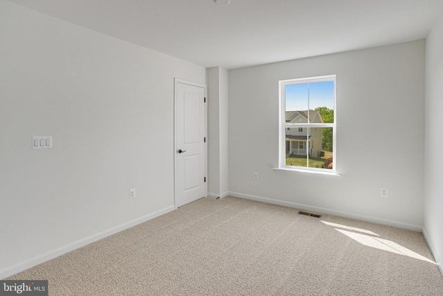 35619 PINE NEEDLE LN, Locust Grove, VA 22508