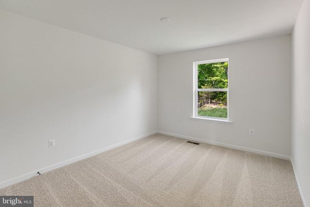 35619 PINE NEEDLE LN, Locust Grove, VA 22508