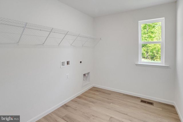 35619 PINE NEEDLE LN, Locust Grove, VA 22508