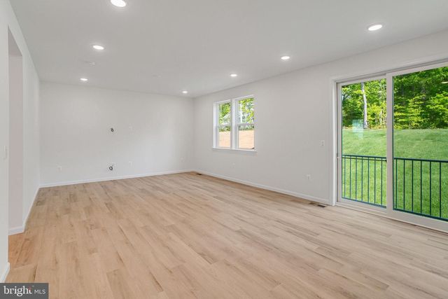 35619 PINE NEEDLE LN, Locust Grove, VA 22508