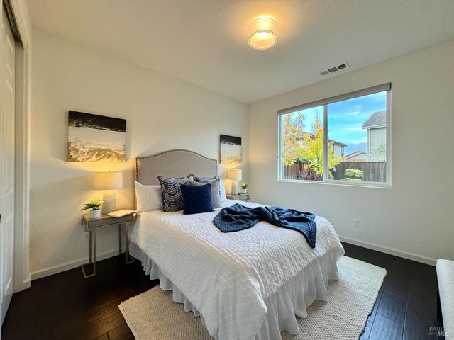 874 Erin Way, Napa, CA 94559