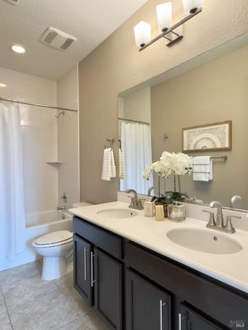 874 Erin Way, Napa, CA 94559