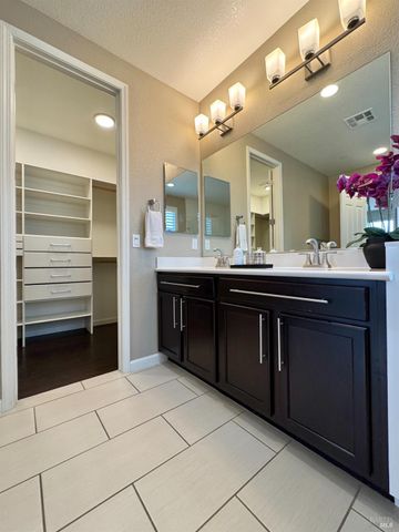 874 Erin Way, Napa, CA 94559