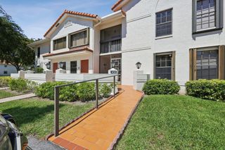 9681 E Sills Dr E 102, Boynton Beach, FL 33437