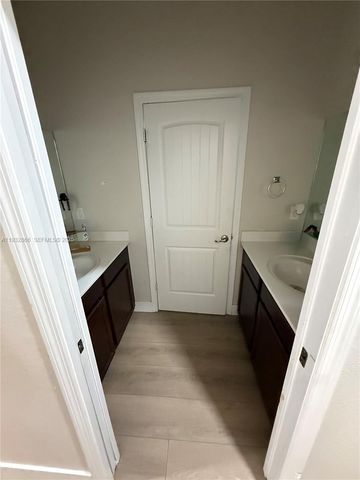 12071 SW 253rd St, Homestead, FL 33032