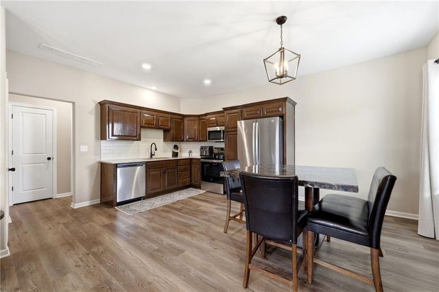 1102 White Oaks Lane, Oak Grove, MO 64075