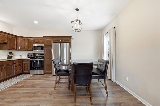 1102 White Oaks Lane, Oak Grove, MO 64075