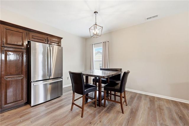 1102 White Oaks Lane, Oak Grove, MO 64075