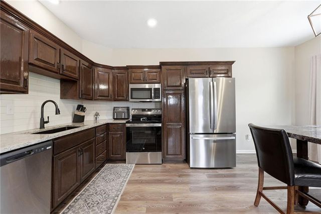 1102 White Oaks Lane, Oak Grove, MO 64075
