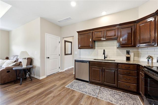 1102 White Oaks Lane, Oak Grove, MO 64075