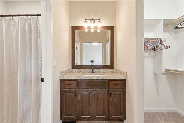 1102 White Oaks Lane, Oak Grove, MO 64075