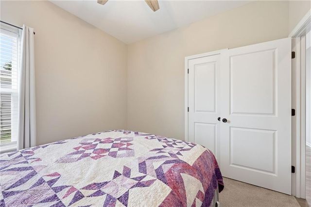 1102 White Oaks Lane, Oak Grove, MO 64075