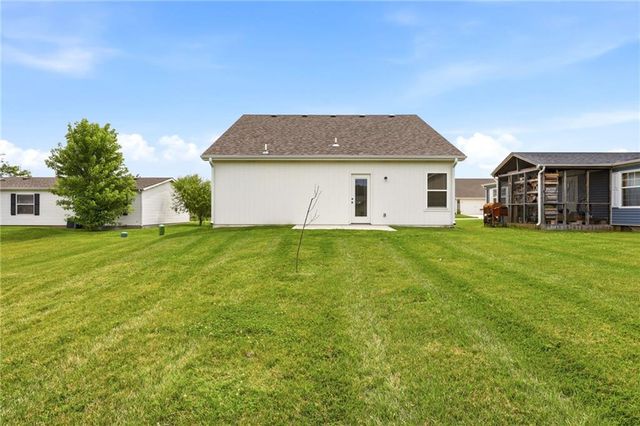 1102 White Oaks Lane, Oak Grove, MO 64075