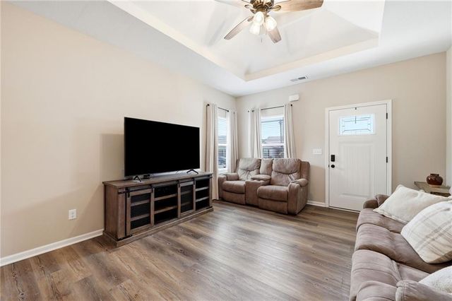 1102 White Oaks Lane, Oak Grove, MO 64075
