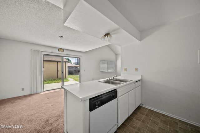 810 W Janetwood Drive, Oxnard, CA 93030