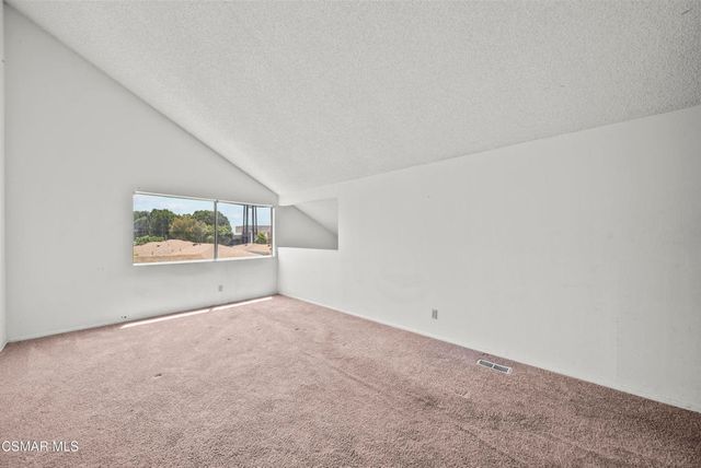 810 W Janetwood Drive, Oxnard, CA 93030
