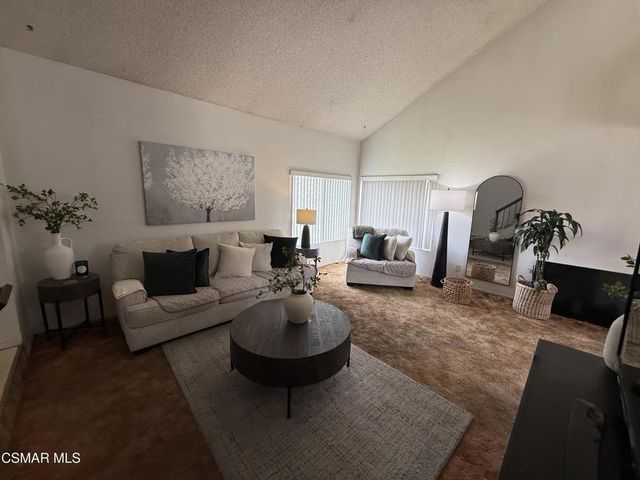 810 W Janetwood Drive, Oxnard, CA 93030