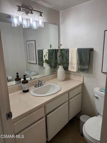 810 W Janetwood Drive, Oxnard, CA 93030