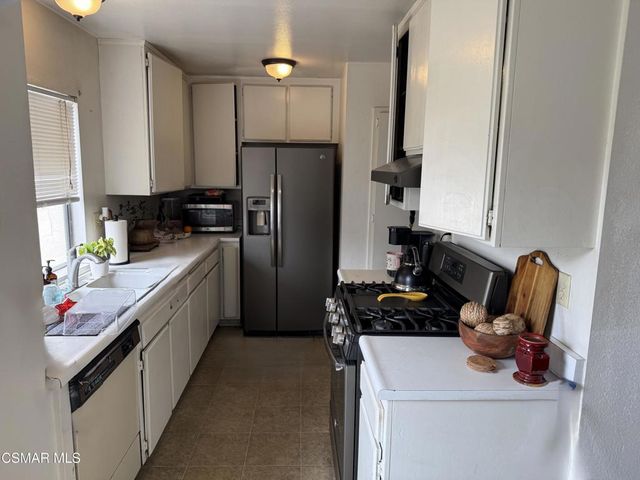 810 W Janetwood Drive, Oxnard, CA 93030