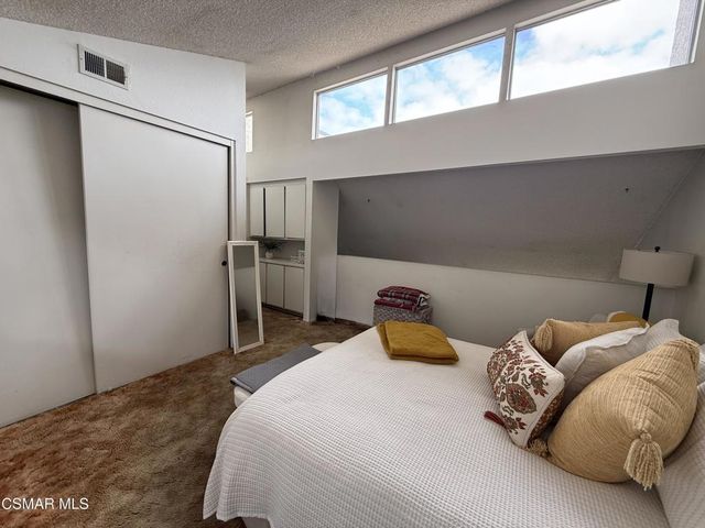 810 W Janetwood Drive, Oxnard, CA 93030