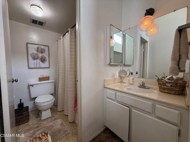 810 W Janetwood Drive, Oxnard, CA 93030