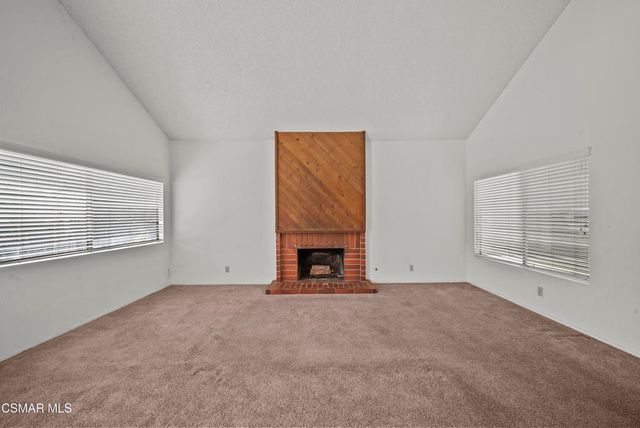 810 W Janetwood Drive, Oxnard, CA 93030