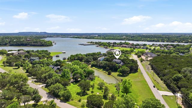 1911 Wigeon Street, Granbury, TX 76049