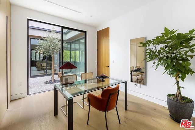 14657 Addison Street, Sherman Oaks, CA 91403