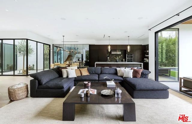 14657 Addison Street, Sherman Oaks, CA 91403