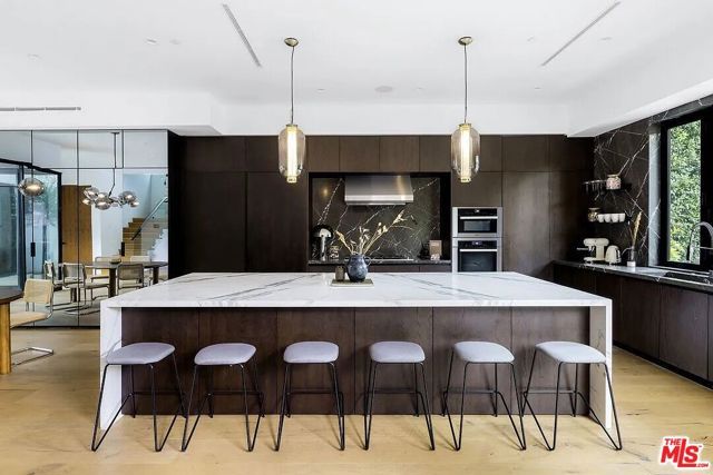 14657 Addison Street, Sherman Oaks, CA 91403