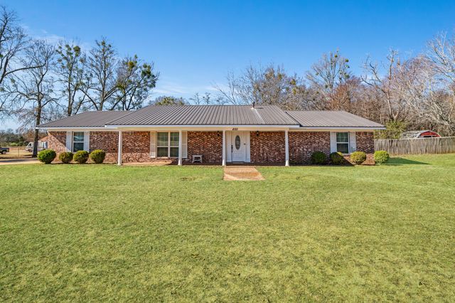 850 Key West Road, Reno, TX 75462