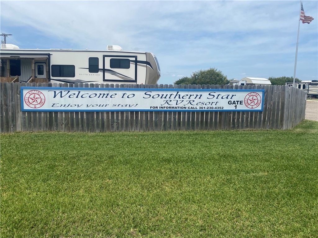 149 Old Salt Lake Rd, Rockport, TX 78382 — photo 2