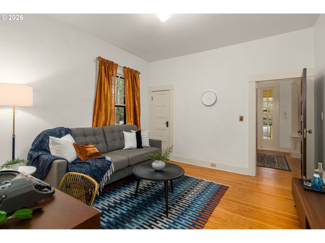 2417 Ne 10TH Ave, Portland, OR 97212