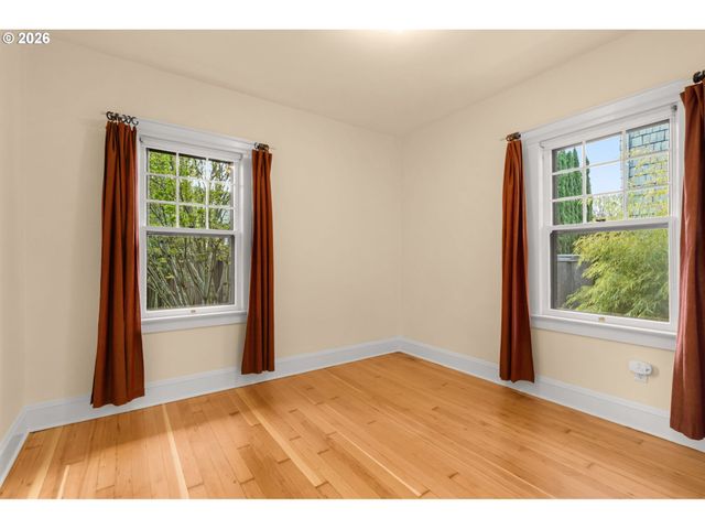 2417 Ne 10TH Ave, Portland, OR 97212