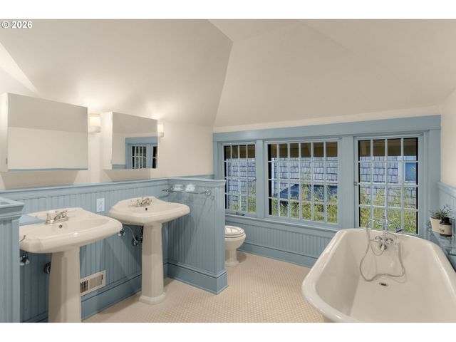 2417 Ne 10TH Ave, Portland, OR 97212