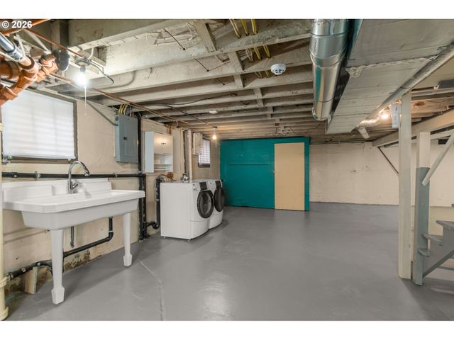 2417 Ne 10TH Ave, Portland, OR 97212